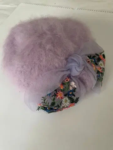 라벤더 자수 베레모