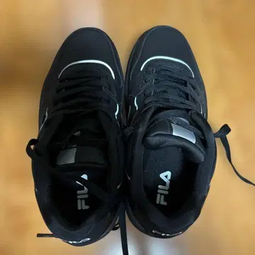 FILA 블랙 로우컷 스니커즈