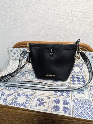 MICHAEL KORS 마이클코어스 백 복조리 블랙