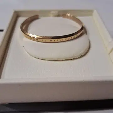 Daniel Wellington 골드 뱅글