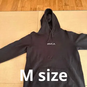 RVCA 블랙 후드 부착 후드티