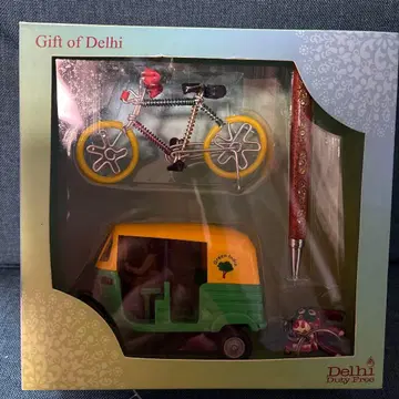 미니어처 자전거와 오토릭샤 세트