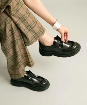 KBF/파이핑 디자인 로퍼 블랙 37