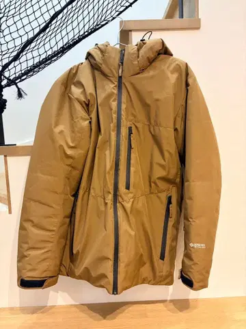 GORE-TEX INFINIUM +phenix 다운 자켓