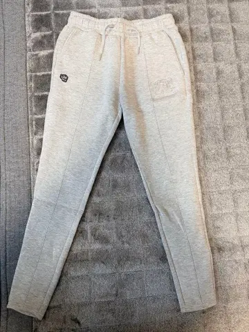 리베이로 엠보싱 로고 다이빙 스키니 팬츠