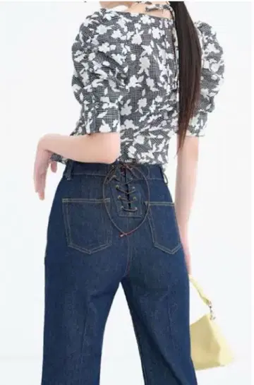 LILY BROWN 릴리 브라운 백 레이스업 세미 플레어 데님 팬츠