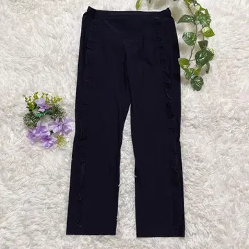 새상품급 Rose Tiara 프릴 팬츠 네이비 42 빅 사이즈 깔끔한