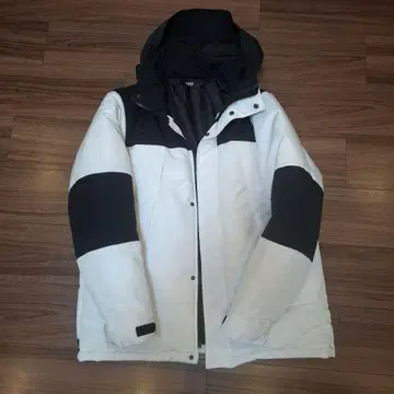 AZUL by MOUSSY 화이트 블랙 다운 자켓 L 사이즈