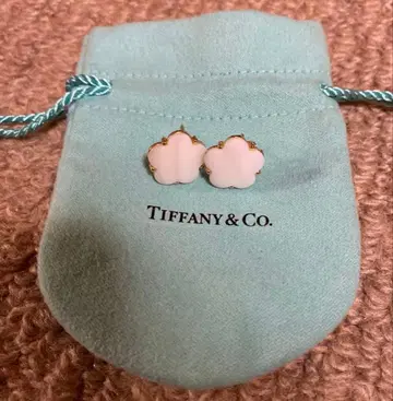 [ 새상품 ] 네잎 클로버 귀걸이 화이트