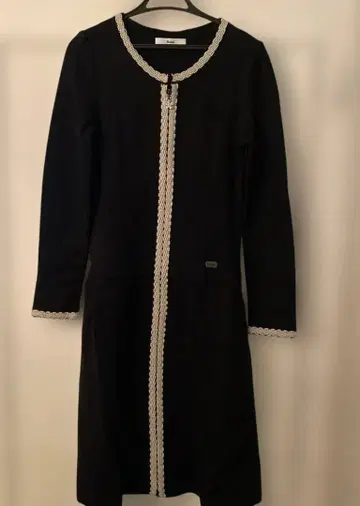 Rene 블랙 니트 긴팔 원피스