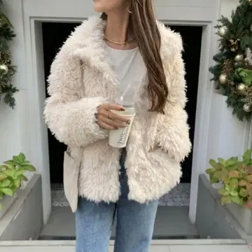 BLATE 푸들 에코 퍼 스탠드 자켓 크림 아이보리