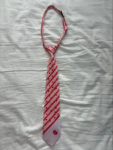 스토푸리 리이누군 넥타이