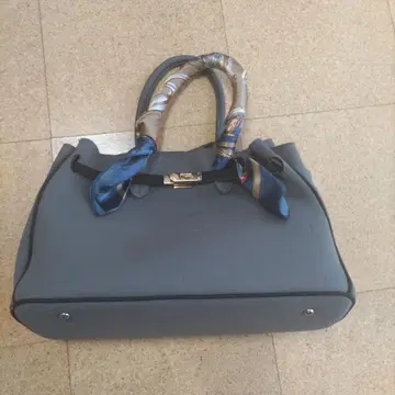 그레이 토트백 스카프 포함