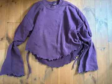 프릴 달린 퍼플 맨투맨