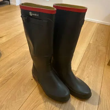 AIGLE 블랙 레드 장화