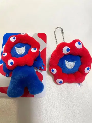 미야쿠미야쿠  배지 키링 2개 세트