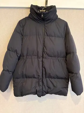 COS 네이비 후드 부착 다운 자켓