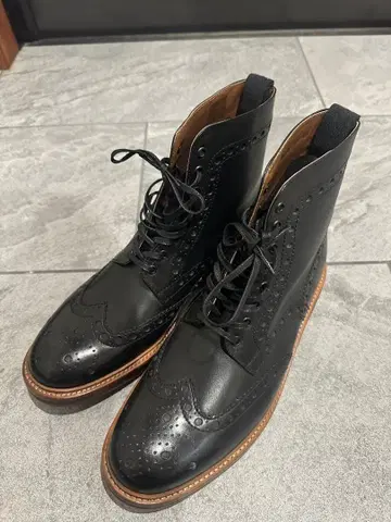 그렌손 GRENSON 블랙 윙 칩 부츠