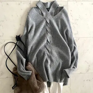 새상품급 파비아나 필리피 최근 모델 컷 아웃 케이블 니트 그레이