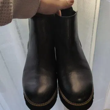 가죽 사이드 고어 부츠 통굽 블랙