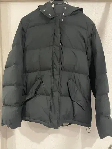 SHIPS 후드 부착 블랙 다운 자켓