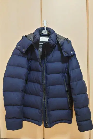 TOMORROWLAND 후드 부착 다운 자켓 네이비