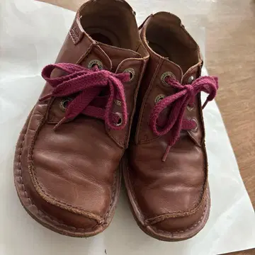 Clarks 브라운 가죽 로우컷 슈즈 23.5