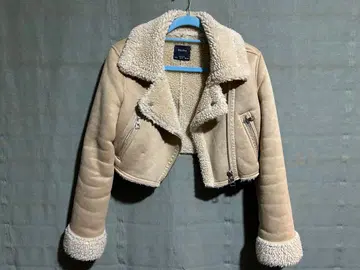 버쉬카 베이지 무스탕 숏 자켓  ZARA