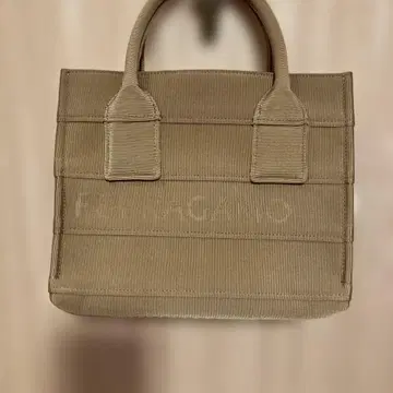 Ferragamo BRIDGE 토트백 베이지