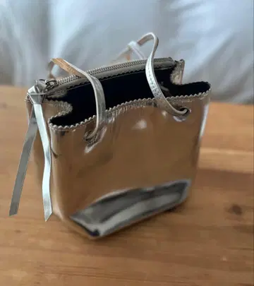 Tomorrowland MARY AL TERNA 메탈릭 실버 백