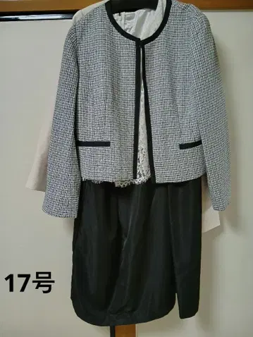 체크 무늬 원피스 수트