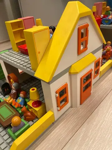Vintage Playmobil Family House 중고품