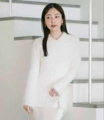 새상품 ur's 카라 부착 샤기 니트 가디건