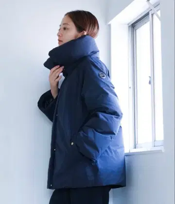 [새상품] 택 포함 다니엘 웰링턴 플레어 실루엣 패디드 자켓