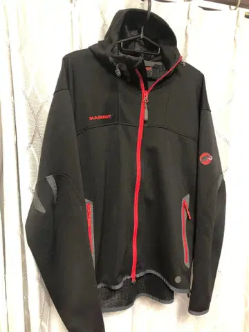 마무트 얼티메이트 후디 아시아 S 사이즈 새상품급! 소프트쉘