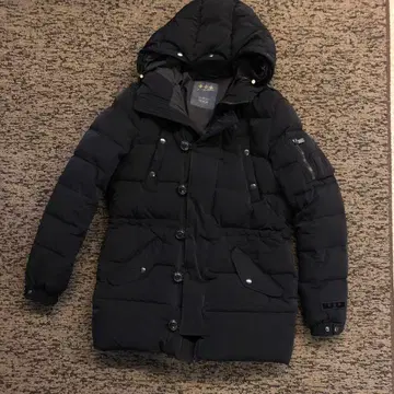 TATRAS 블랙 다운 자켓 후드 부착 사이즈 일본 국내 S부터 M