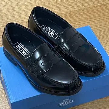 ENTRY CLASSICS 블랙 로퍼