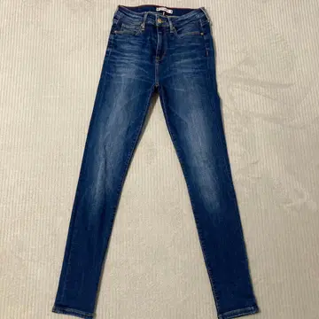 TOMMY HILFIGER COMO SKINNY W26 x L28
