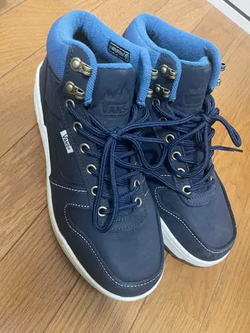 VANS 네이비 하이컷 스니커즈