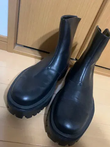 glabdell 블랙 가죽 통굽 부츠 지퍼 포함