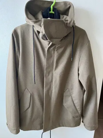 카키 숏 모즈 코트