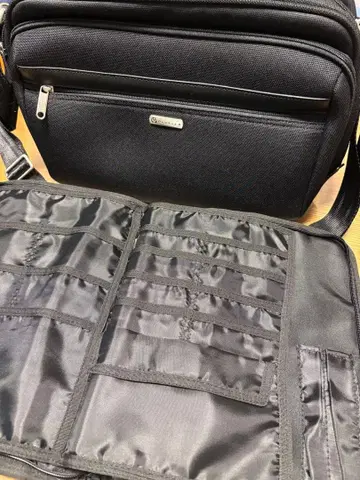 프로테카 숄더 백 블랙 정리 정돈