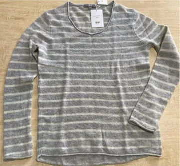 유니클로 캐시미어 100% 그레이와 화이트 스트라이프 긴팔 니트