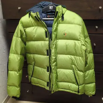 MONSTONE 라임 그린 다운 자켓