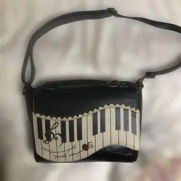 피아노 건반 디자인 숄더백 엑시즈팜