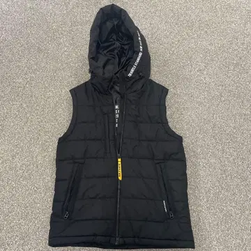 BURTLE 후드 부착 블랙 베스트 M