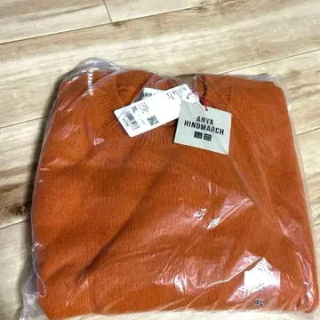 [택 포함 새상품] 유니클로 안야 힌드마치 라무 크루넥 스웨터 XL