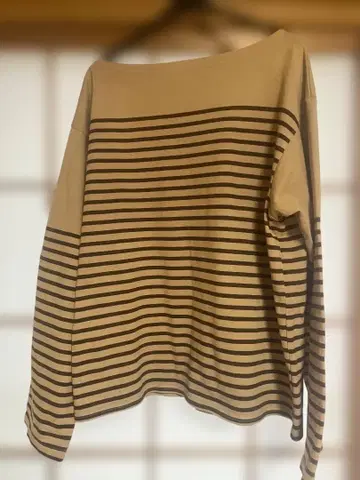 뮤즈 두지엠 클라세 보더 티셔츠 브라운