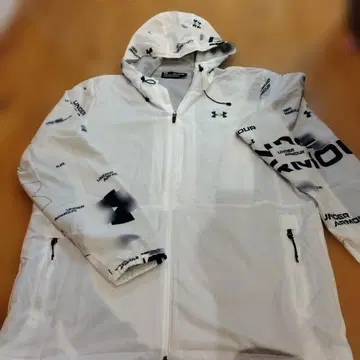 언더아머 UNDER ARMOUR 아우터 XXL 화이트