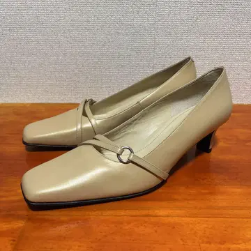 새상품급 리즈라피네 베이지 펌프스 25cm 2E